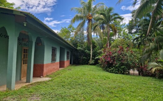🌿 Finca en Venta en Atlántida – Aldea Barranquilla, Sector Arizona 🌿