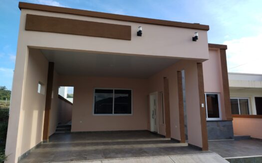🏡 Venta de Casa en Residencial Altos de Valencia – San Pedro Sula 🌿