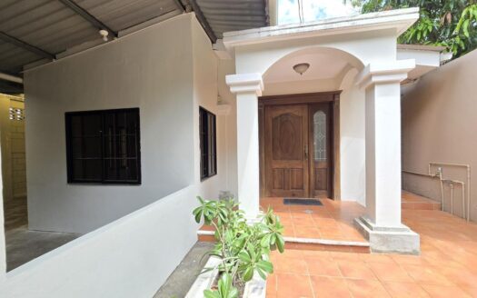 Venta de Casa, Res. Real del puente. Villanueva