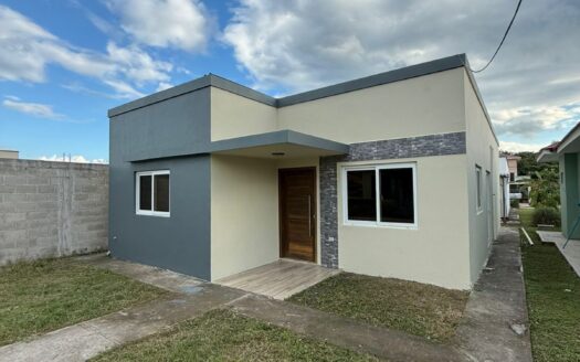 Venta de linda casa en Residencial La Joya! 📍 Villanueva, Cortés.