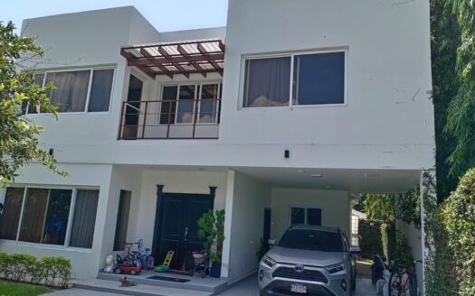 🏡✨ Casa en Venta | Residencial El Barrial – San Pedro Sula (Finos Acabados)