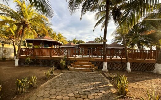 🏖️✨ Propiedad Frente al Mar en Venta | Playa El Faro – Puerto Cortés