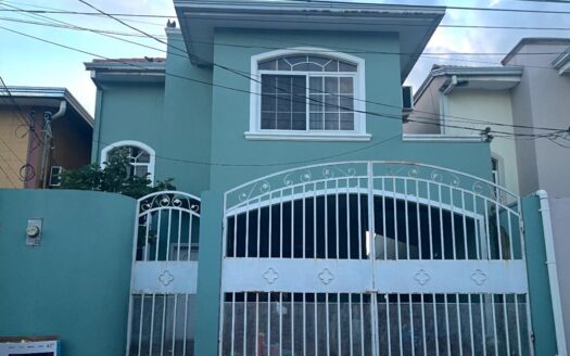 🏡✨ Se Vende Casa de 2 Niveles en Colonia Ideal – San Pedro Sula